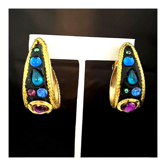 Vintage Earrings Gripoix Style Gold Tone Hoops Blue Cabochons Classic Chic 7J - Picture 4 of 9